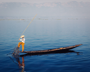 Image showing Traditional Burmese fisherman at Inle lake, Myanmar