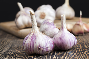 Image showing garlic divided into cloves