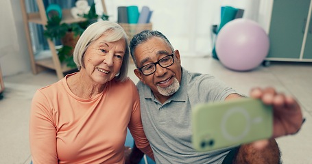 Image showing Physiotherapist, selfie or old couple in physical therapy for mobility rehabilitation exercise or social media. Mature patient, physiotherapy or senior people with picture, relax or photo with memory