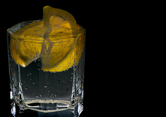 Image showing water and lemon slices