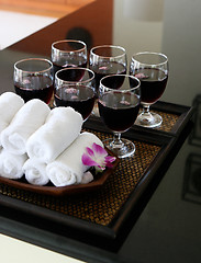 Image showing Drinks and refresher towels.