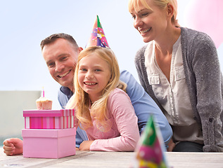 Image showing Portrait, family or cake at happy birthday, party or candle as love, bonding or together outside. Papa, mama or girl as smile at box, gift or celebration of congratulations, childhood or growth