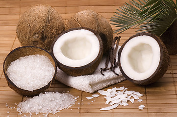 Image showing coconut and vanilla bath