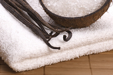 Image showing coco and vanilla bath