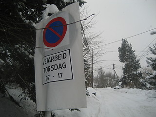 Image showing Temporary road sign (Norwegian) for removing snow from streets