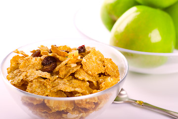 Image showing cornflakes and green apples