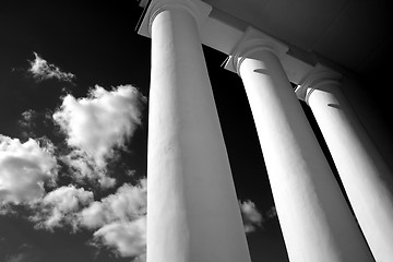 Image showing White columns, B/W mode [2]