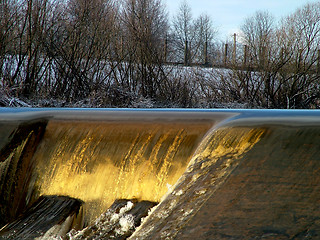 Image showing Top of weir