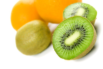 Image showing oranges and kiwi