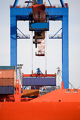 Image showing shipping container loading