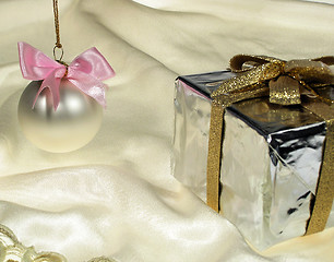 Image showing Christmas gift