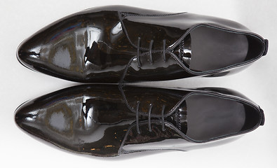 Image showing patent-leather shoes