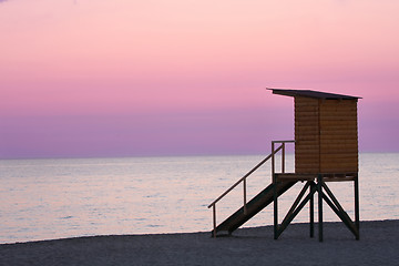 Image showing life guard tower and ocean 