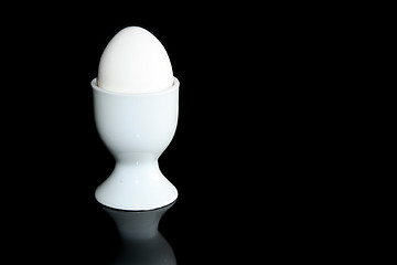 Image showing Egg on black 