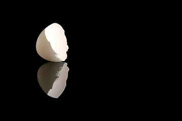 Image showing Egg on black 