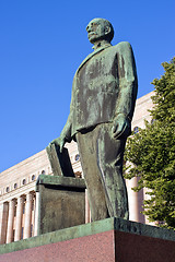 Image showing The Parliament building with the monument to K.J.Stahlberg, Hels