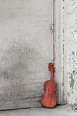 Image showing violin by the door