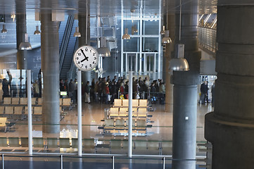 Image showing queue to departure