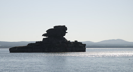 Image showing rock in the lake