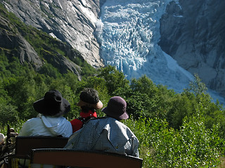 Image showing Three hats and glacier 