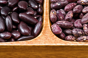 Image showing Kidney beans in wooden dish