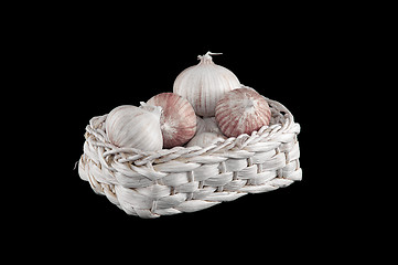 Image showing Some fresh garlic in the basket 