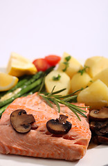 Image showing salmon and vegetables meal