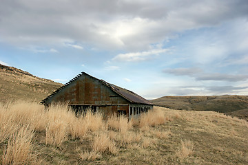 Image showing old industrial building in rural montana