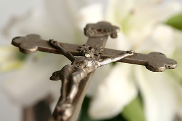 Image showing Cross and easter lilies