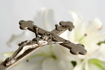 Image showing Cross and easter lilies