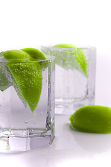 Image showing water with lime slices