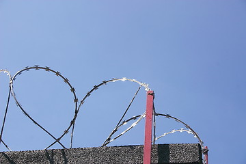 Image showing razor wire