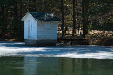 Image showing Pond House On Ice