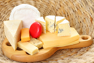 Image showing board of cheese