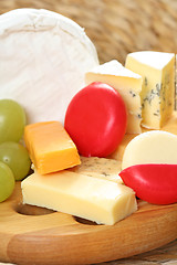 Image showing board of cheese