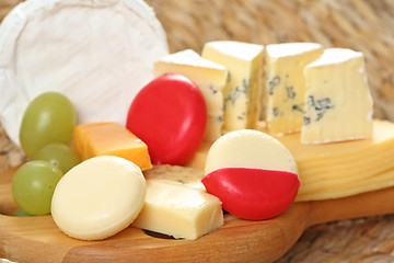 Image showing board of cheese