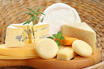 Image showing board of cheese