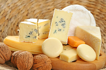 Image showing board of cheese