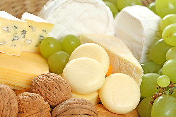 Image showing board of cheese