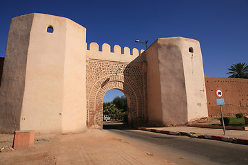 Image showing Old city wall with gate in Marrakech