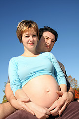 Image showing Expecting family