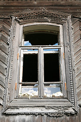 Image showing old-time window with splinter flow