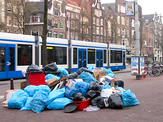 Image showing Carbages on the Street