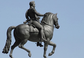 Image showing Statue - man