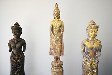 Image showing statues