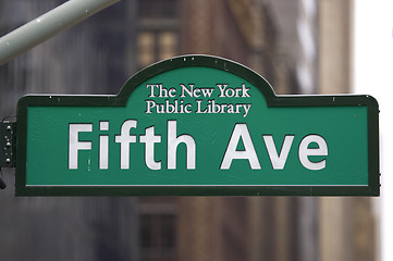 Image showing Fifth avenue sign