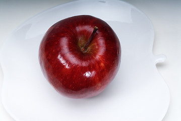 Image showing red apple