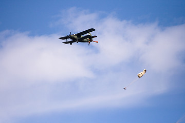 Image showing Parachute jumps from the plane