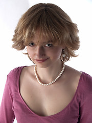 Image showing Lady in casual with pearls