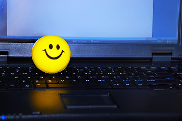 Image showing Smiley on laptop